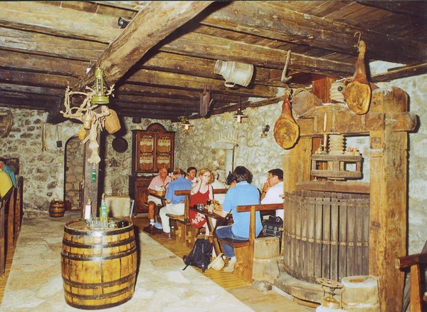 Pelje�ac Vineyards